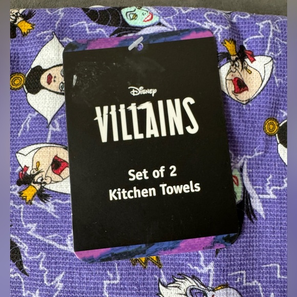 Disney Villians Kitchen Towels Set of 2 NWT - Picture 3 of 4